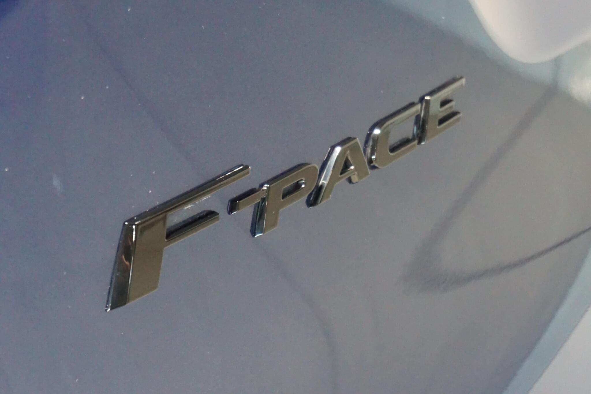 Jaguar F-PACE 3.0 D300 MHEV R-Dynamic SE SUV 5dr Diesel Auto AWD Euro 6 (s/s) (300 ps)